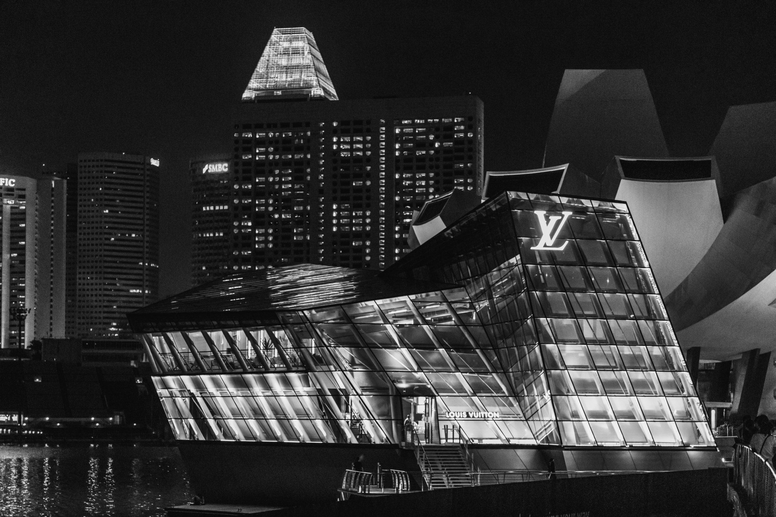 Boutique Louis Vuitton Flottante