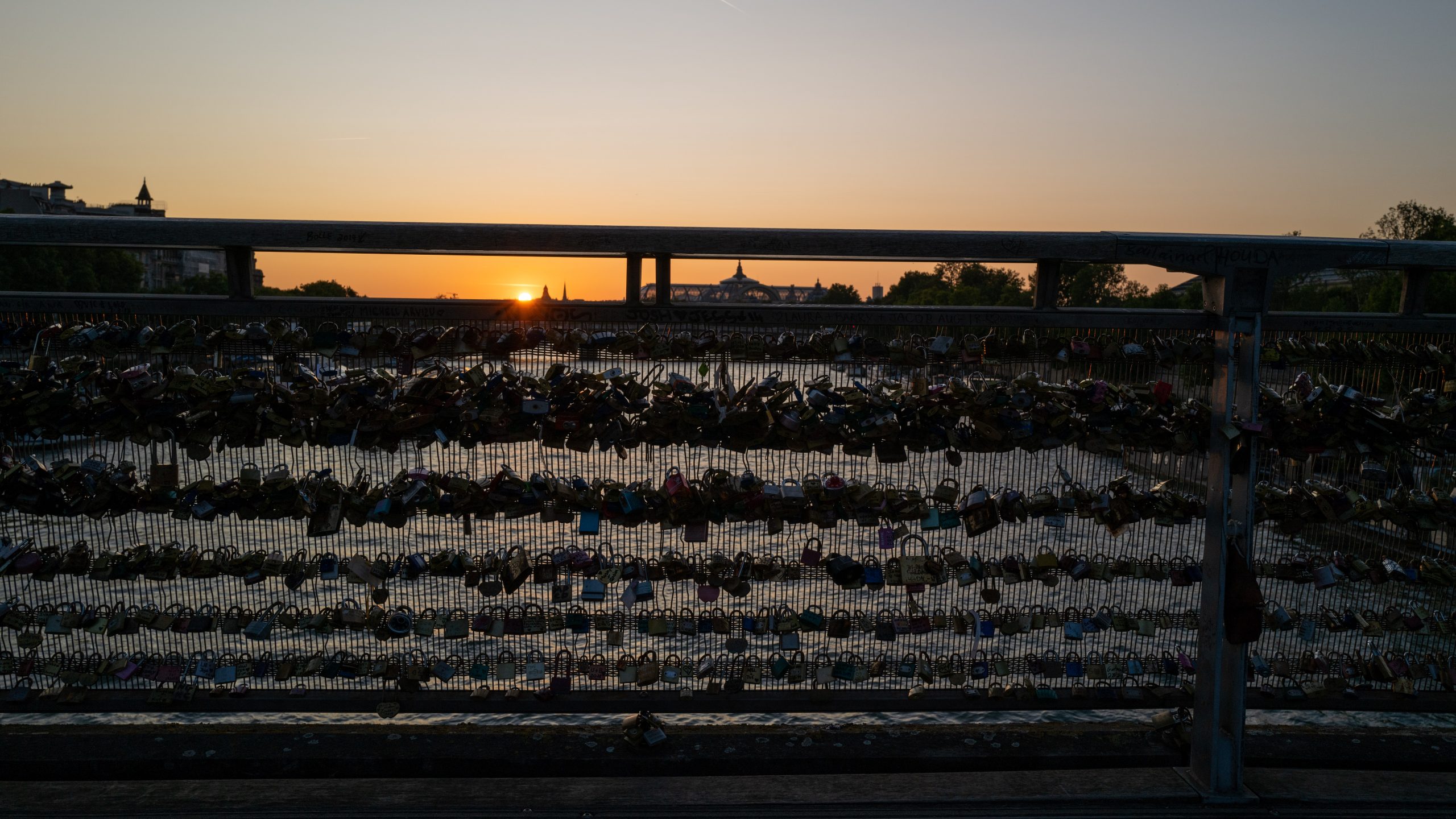 Cadenas d'amour sur Pont des Arts