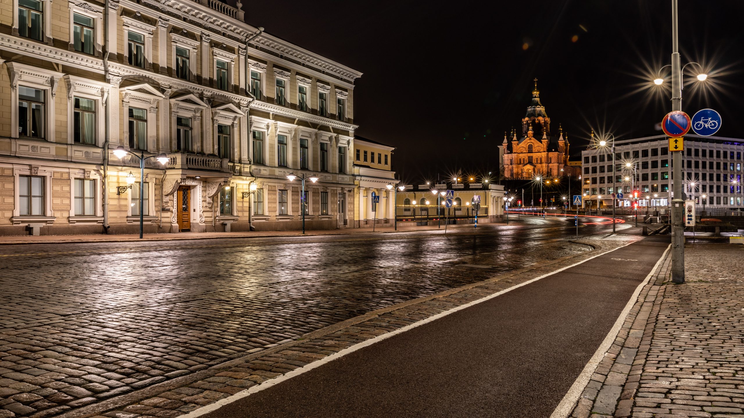 Cathédrale Uspenski d’Helsinki de nuit