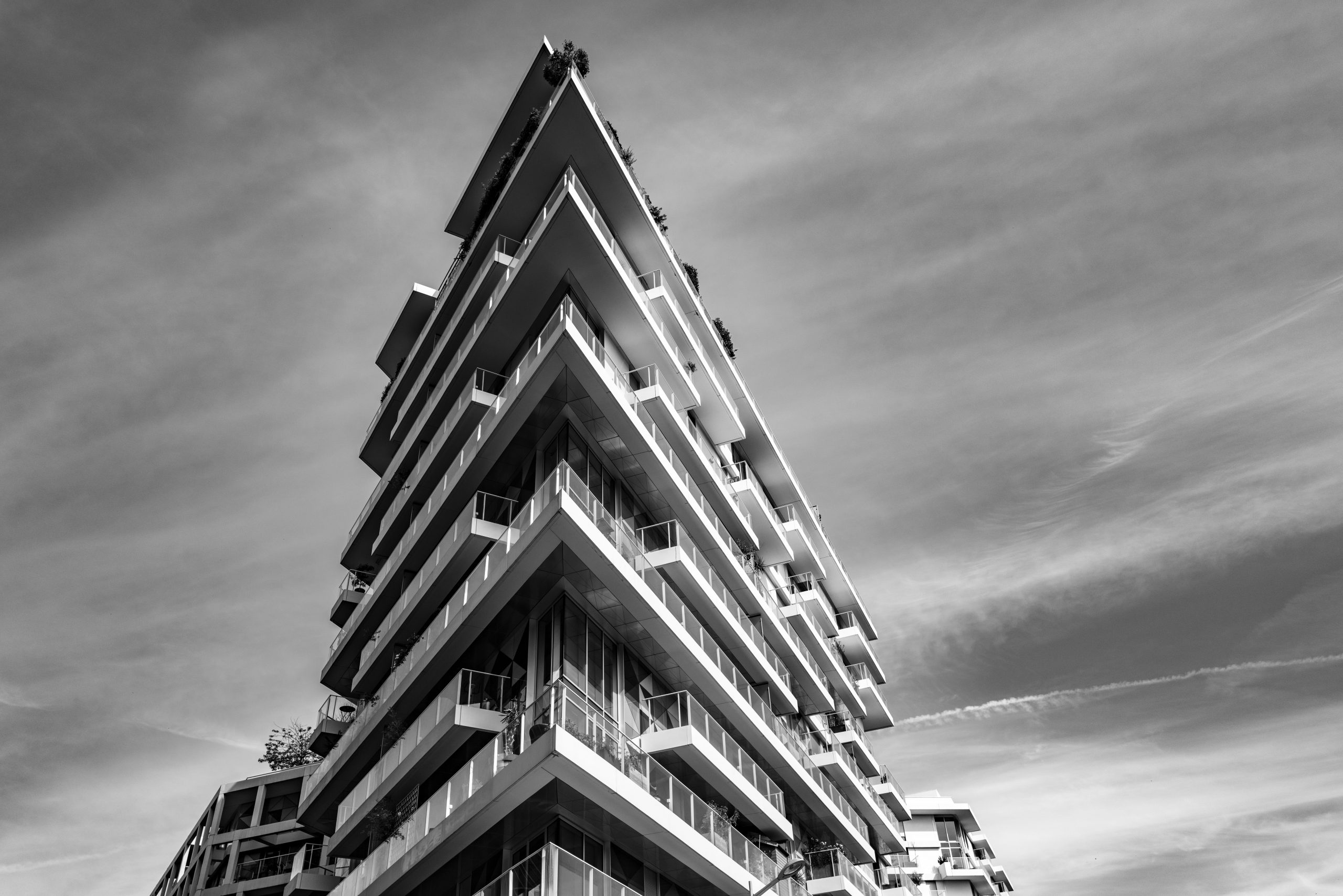 Immeuble résidentiel aux balcons empilés