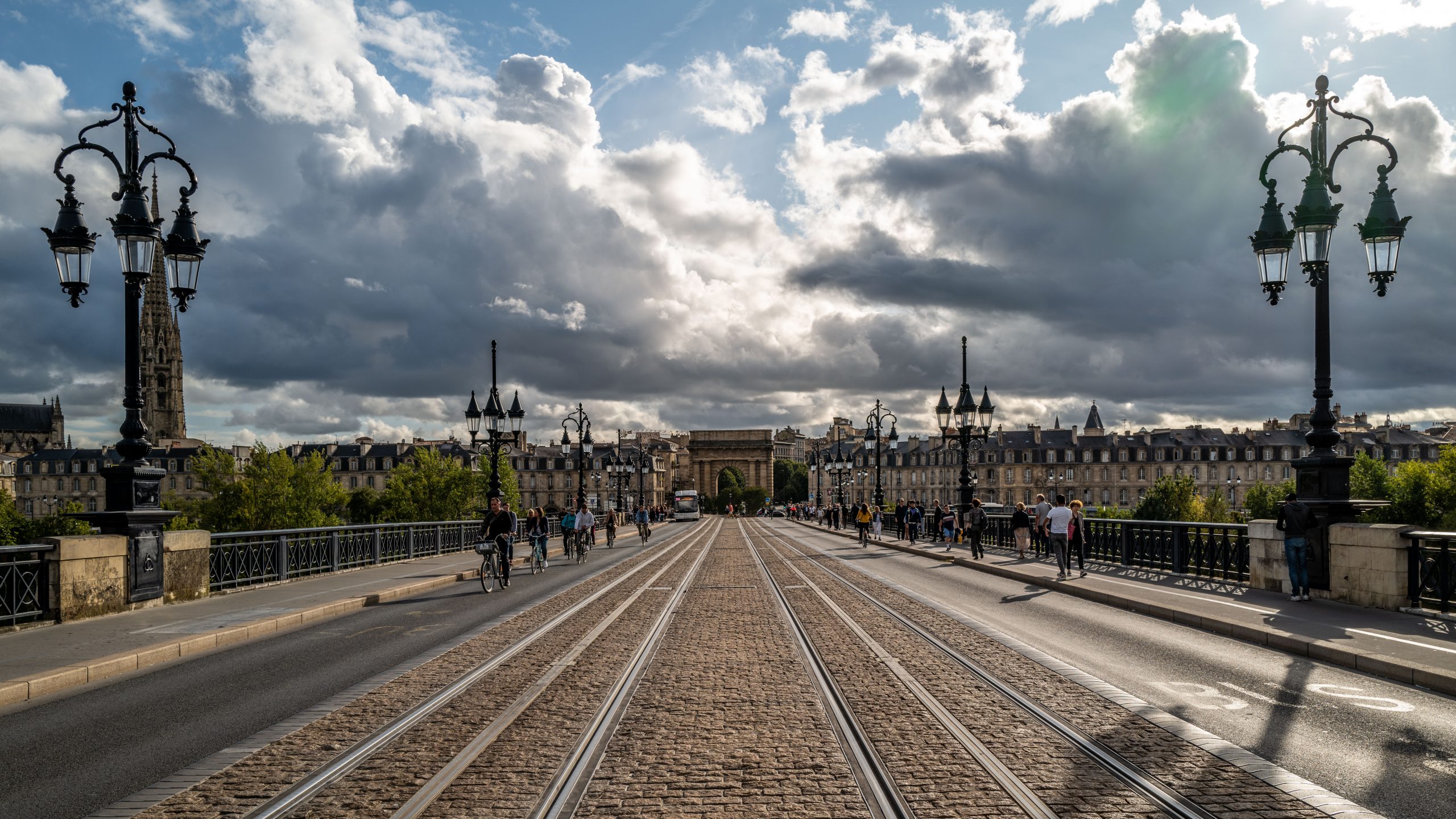 Pont de Pierre, Porte de Bourgogne