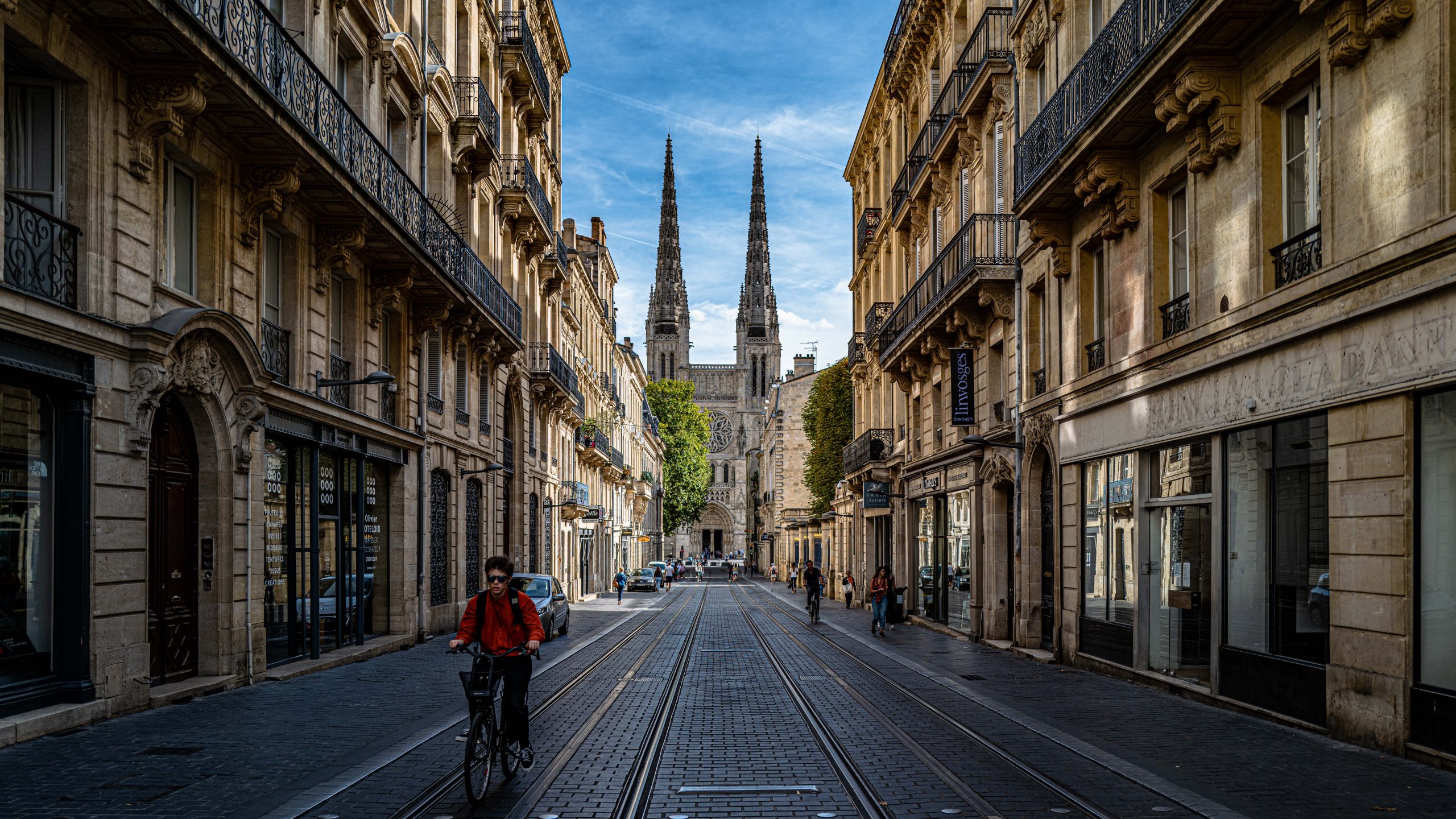 Rue bordelaise vers Cathédrale Saint-André