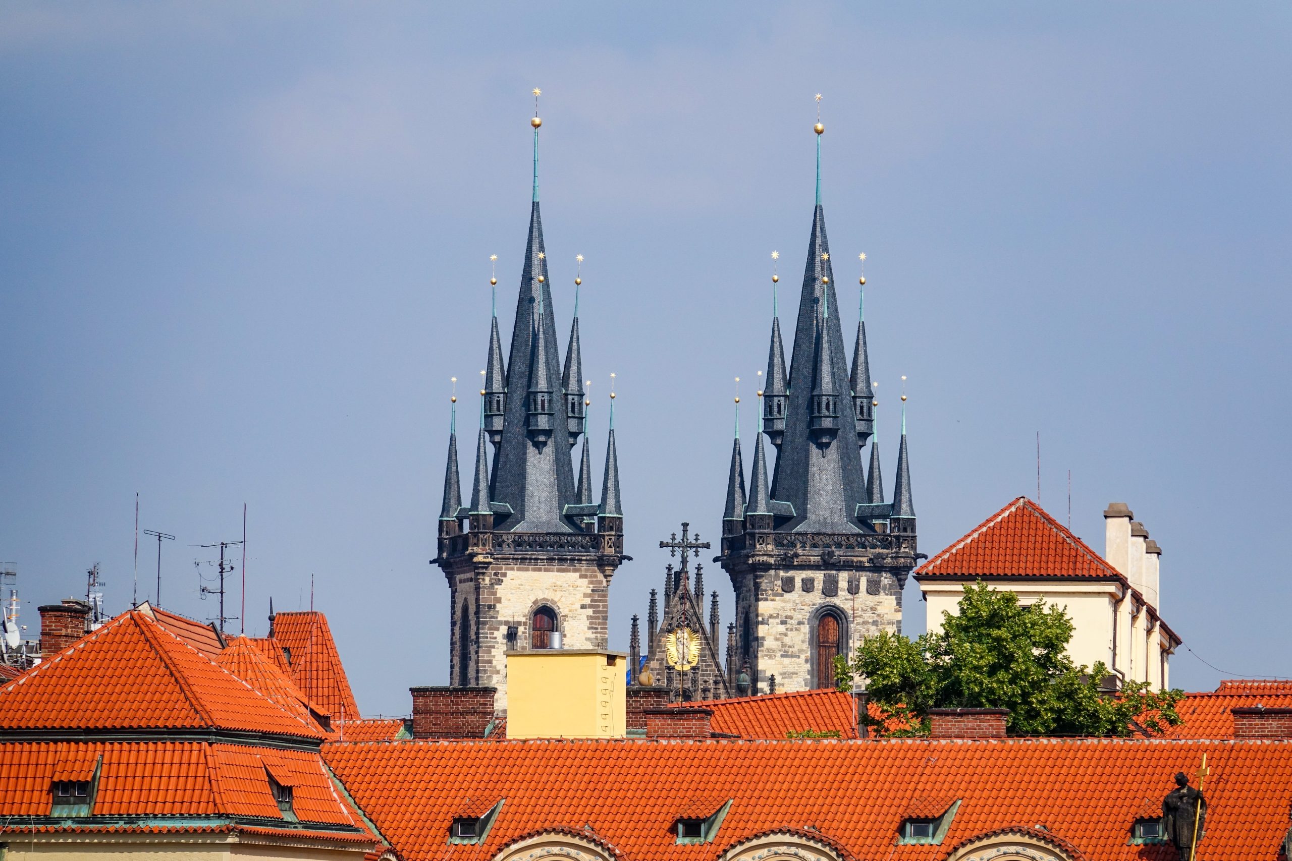 Tours gothiques de Notre-Dame de Týn