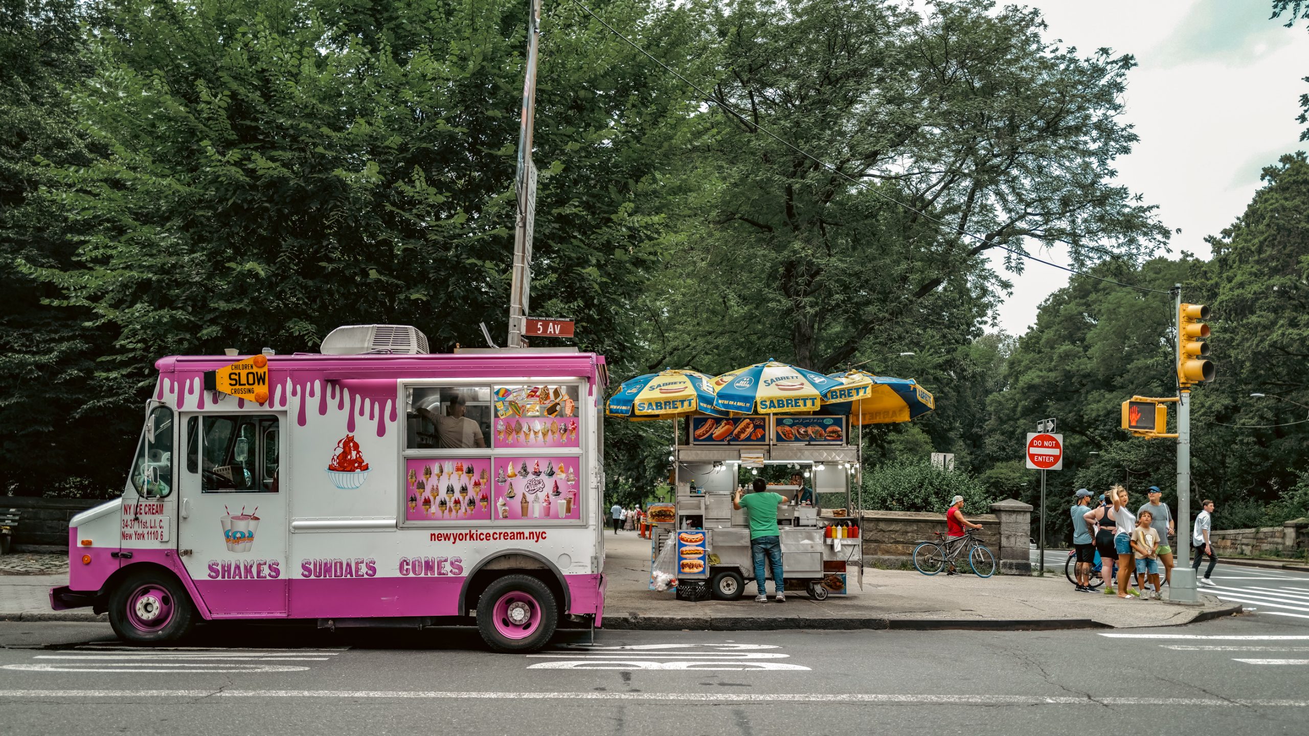 Camion à Glaces et Hot-Dogs