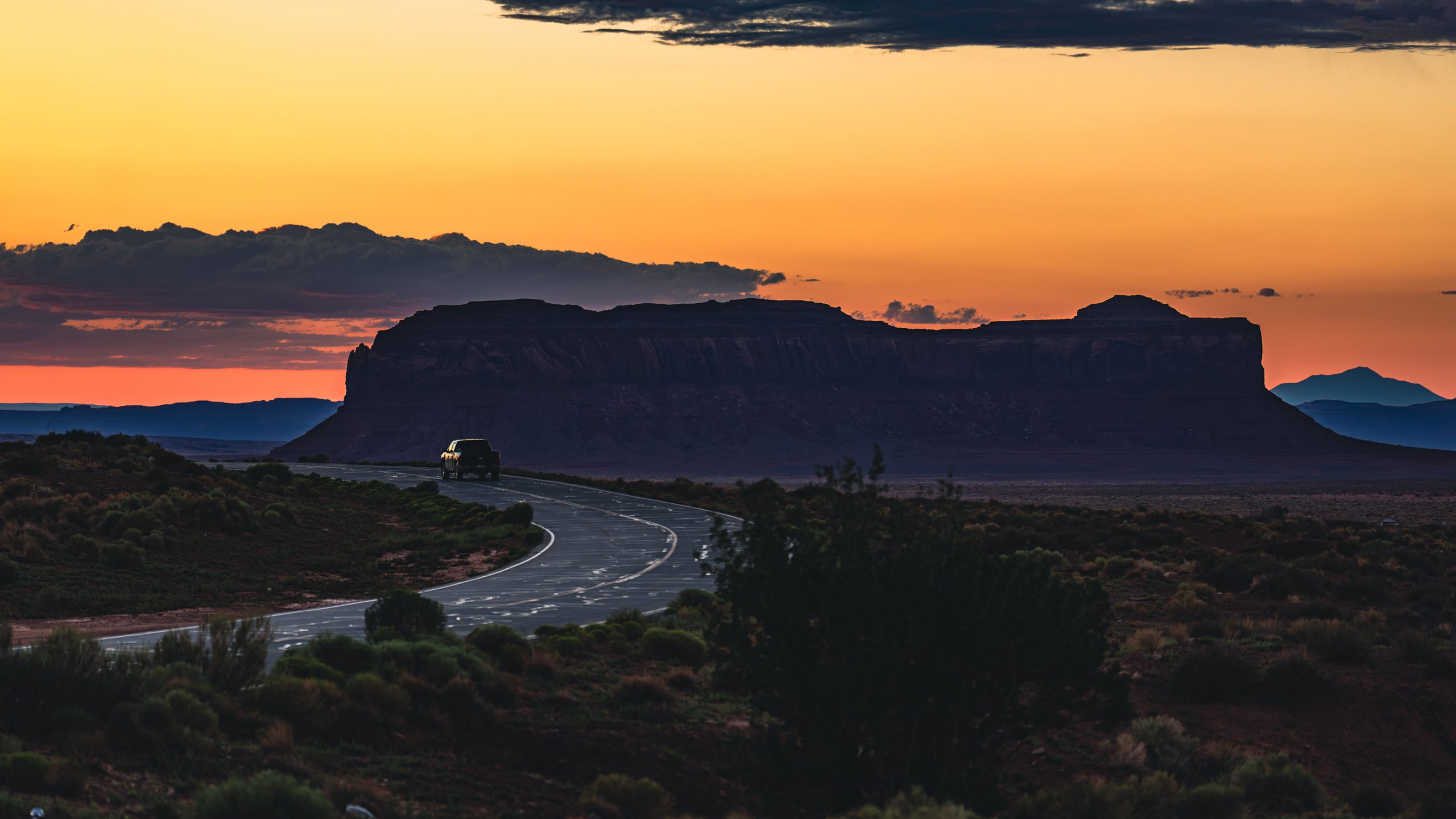 Camionnette à Monument Valley