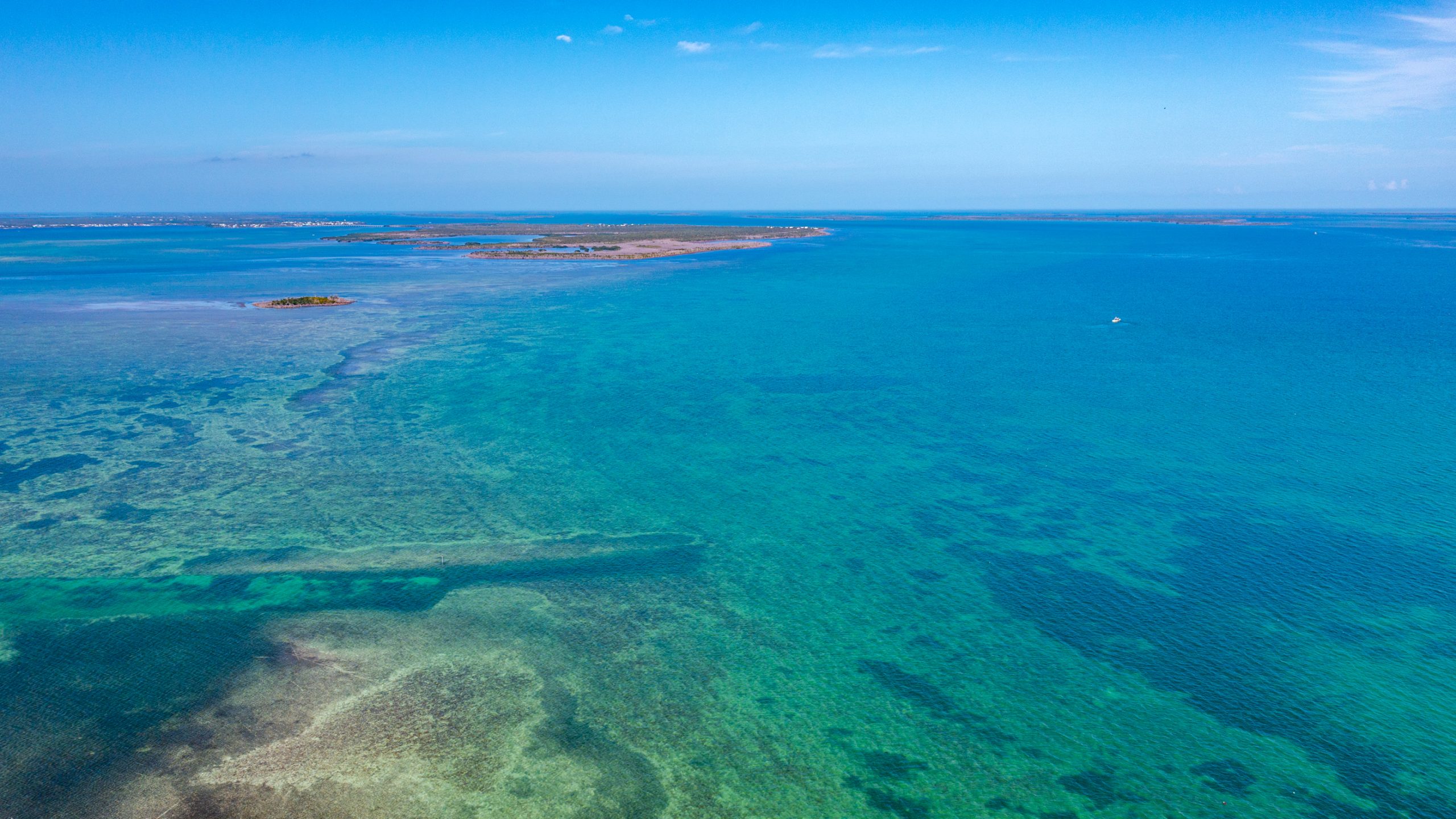 Récif corallien et îlots