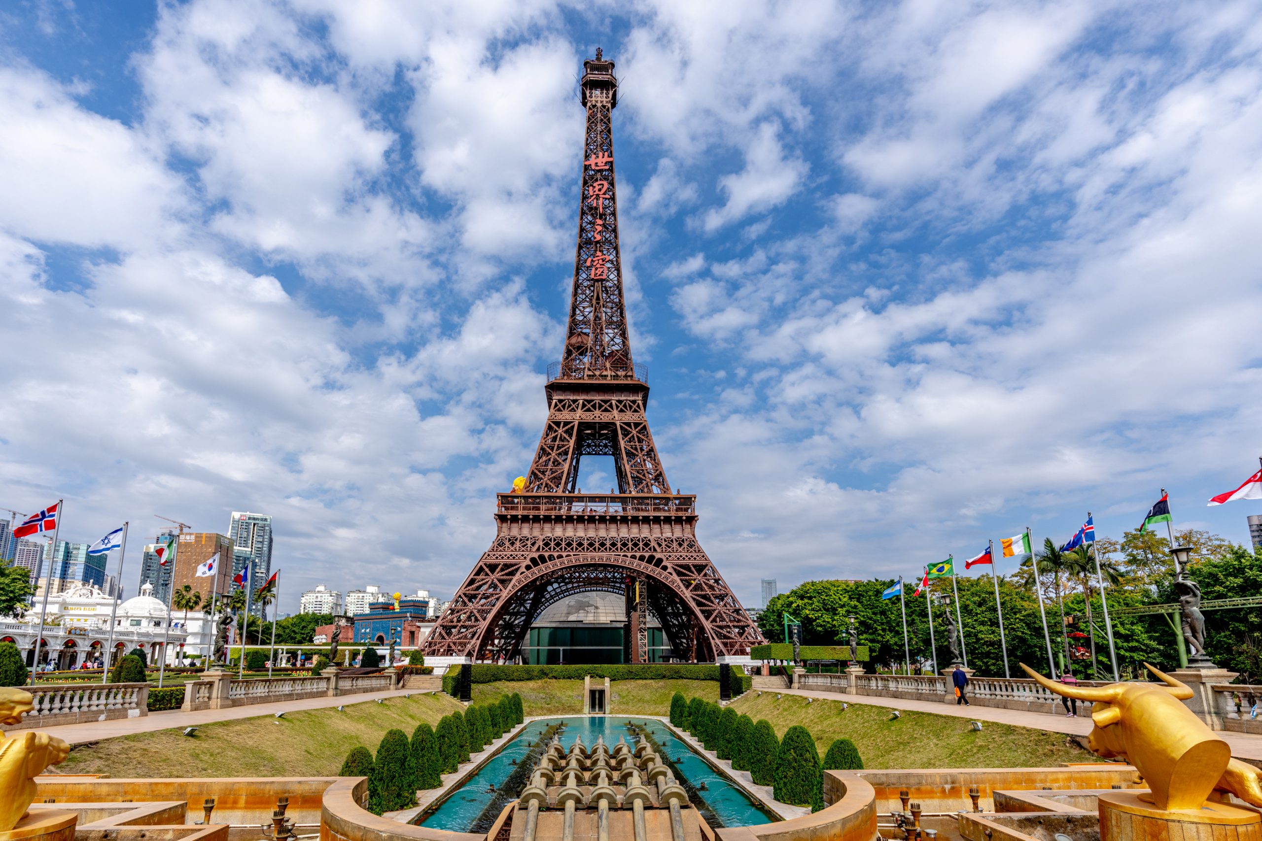Réplique Tour Eiffel à Shenzhen