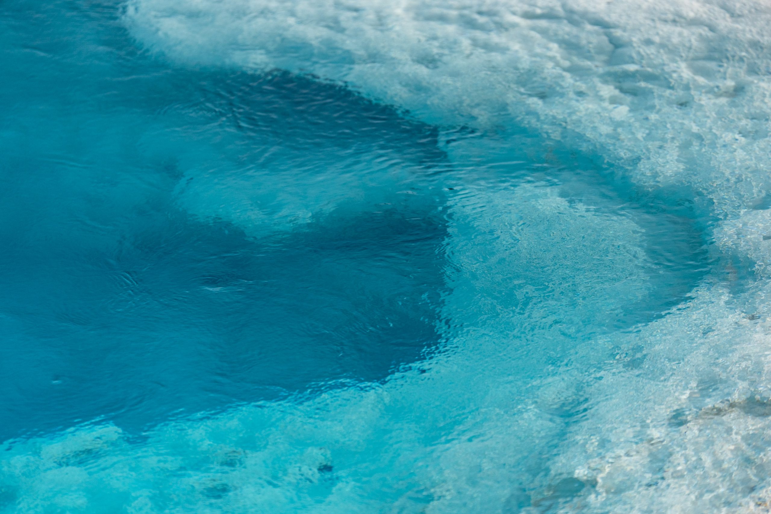 Source Chaude Turquoise Géothermale