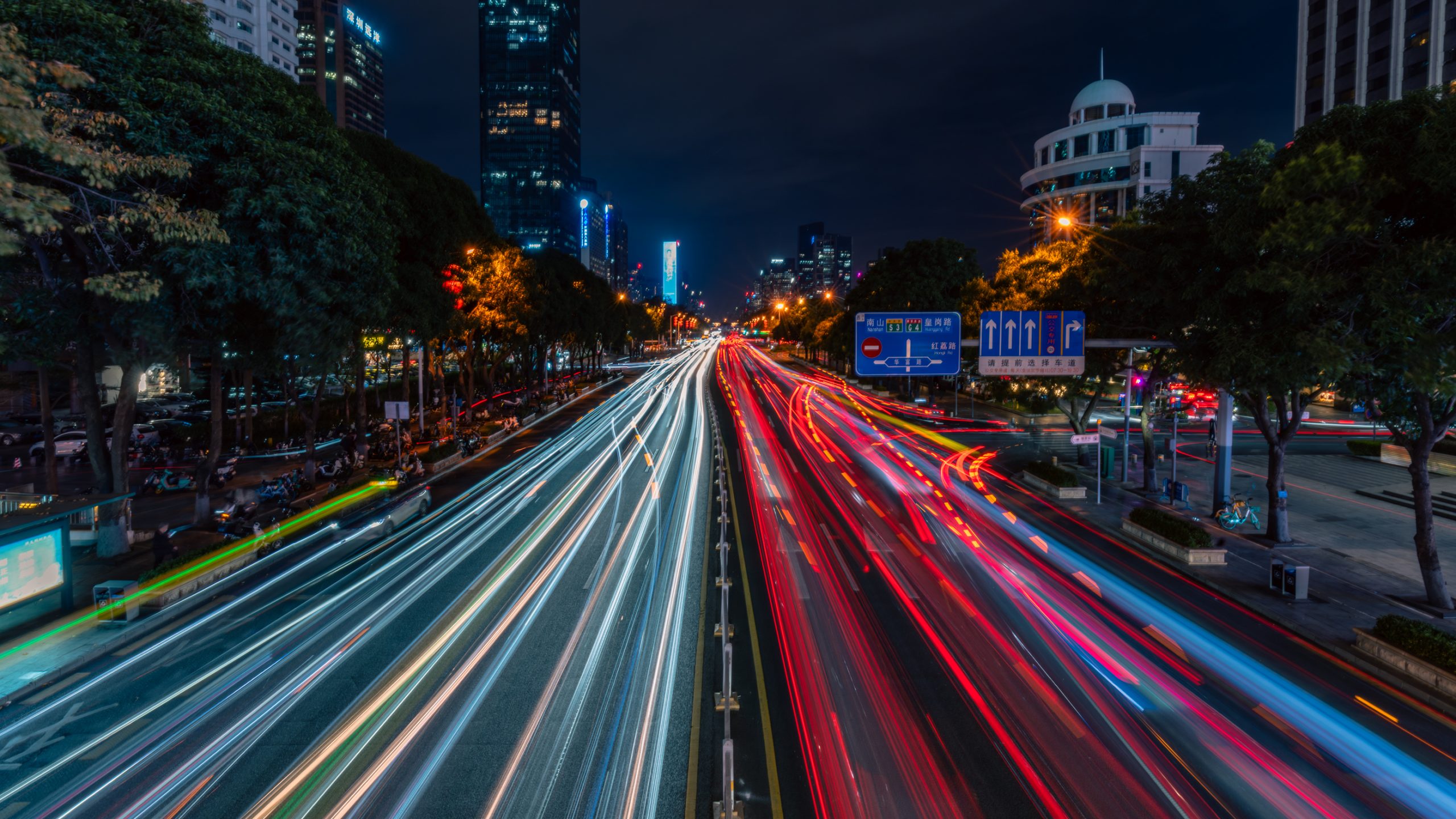 Trafic nocturne sur Hongli Road