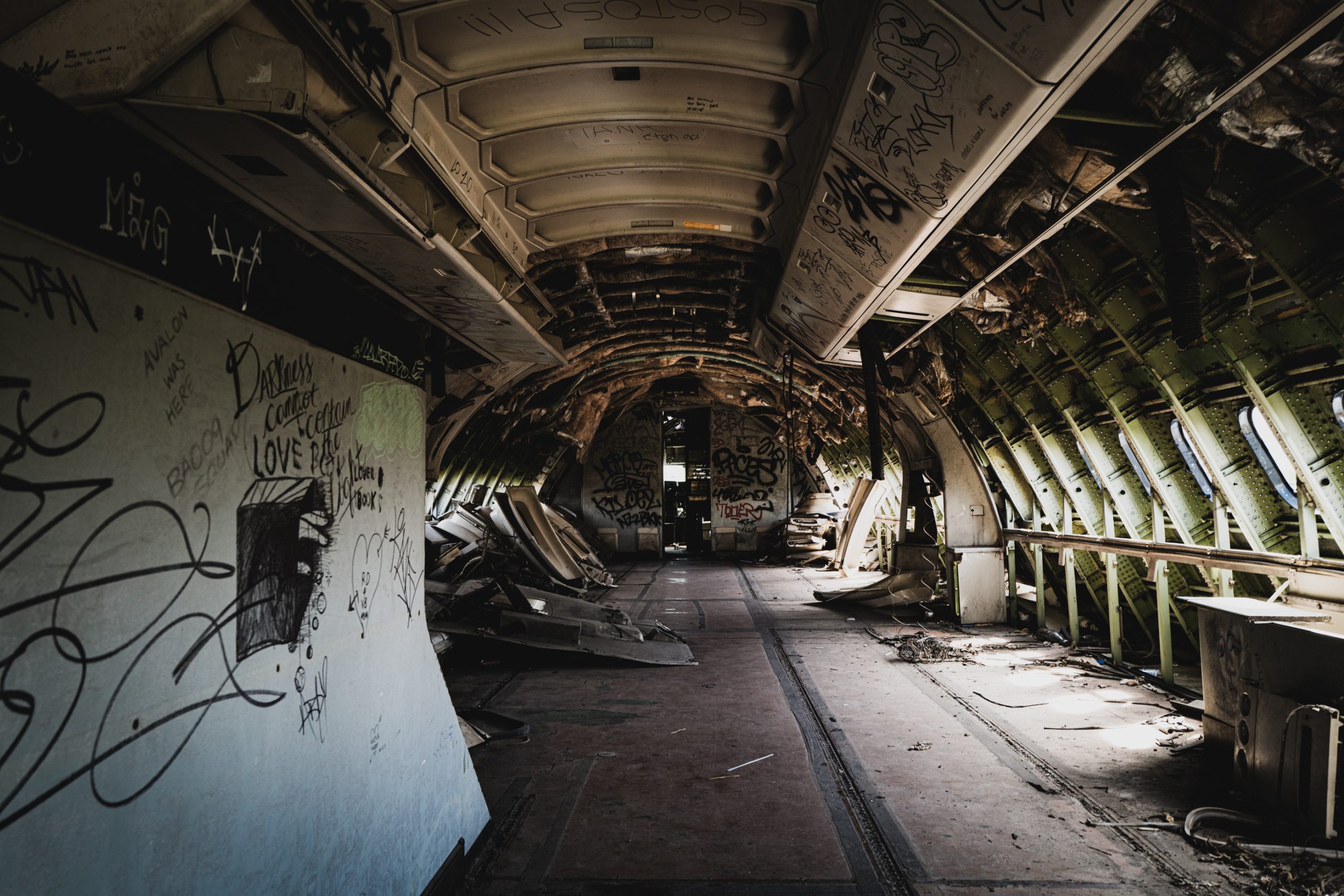 Cabine d’Avion Abandonnée Graffitée