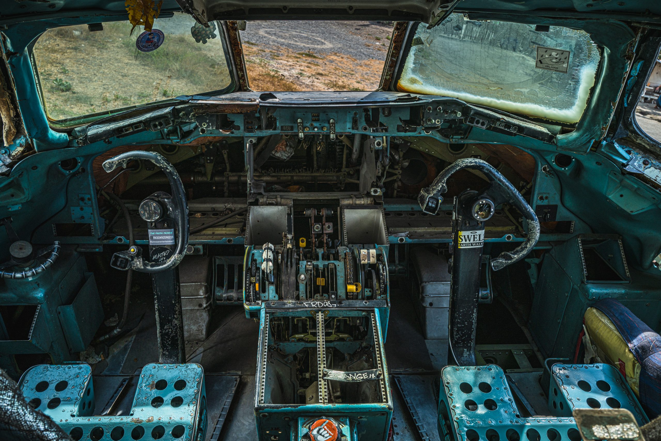 Cockpit d’avion abandonné
