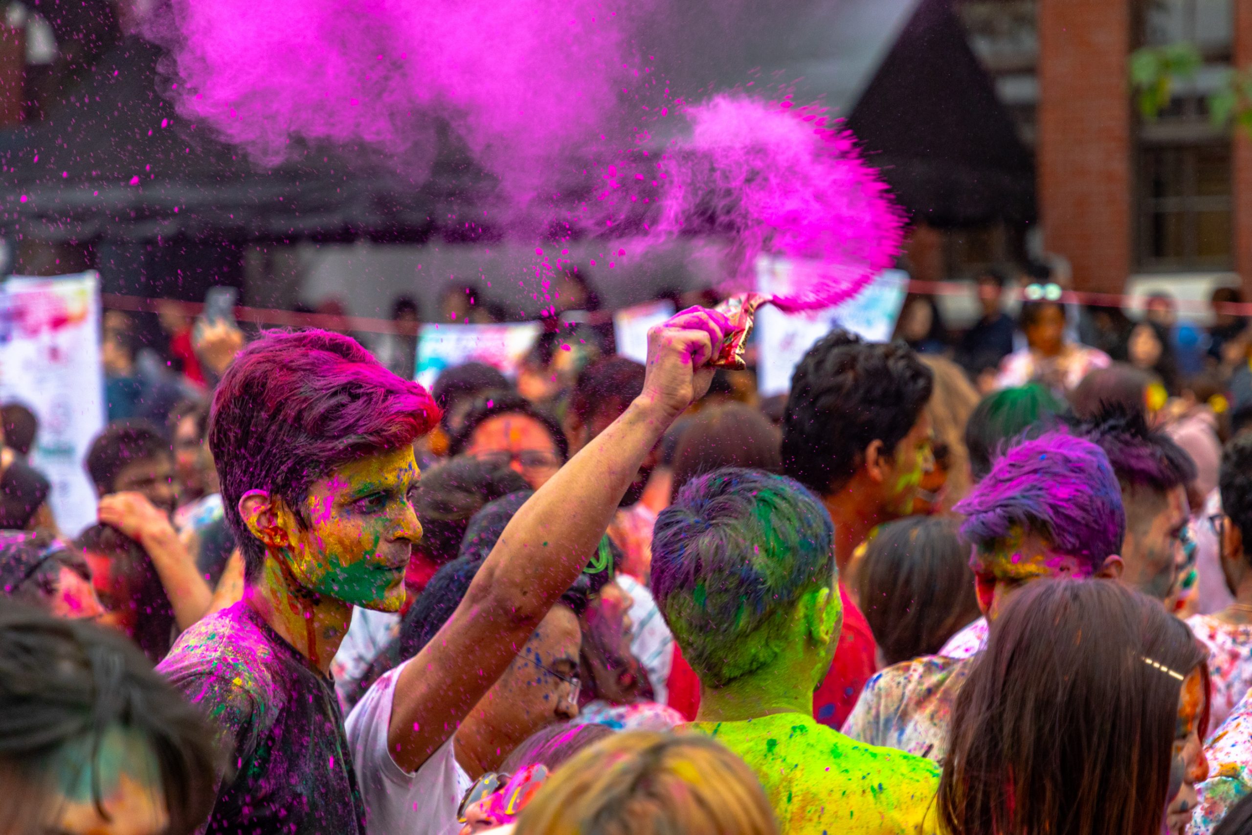 Foule au festival Holi