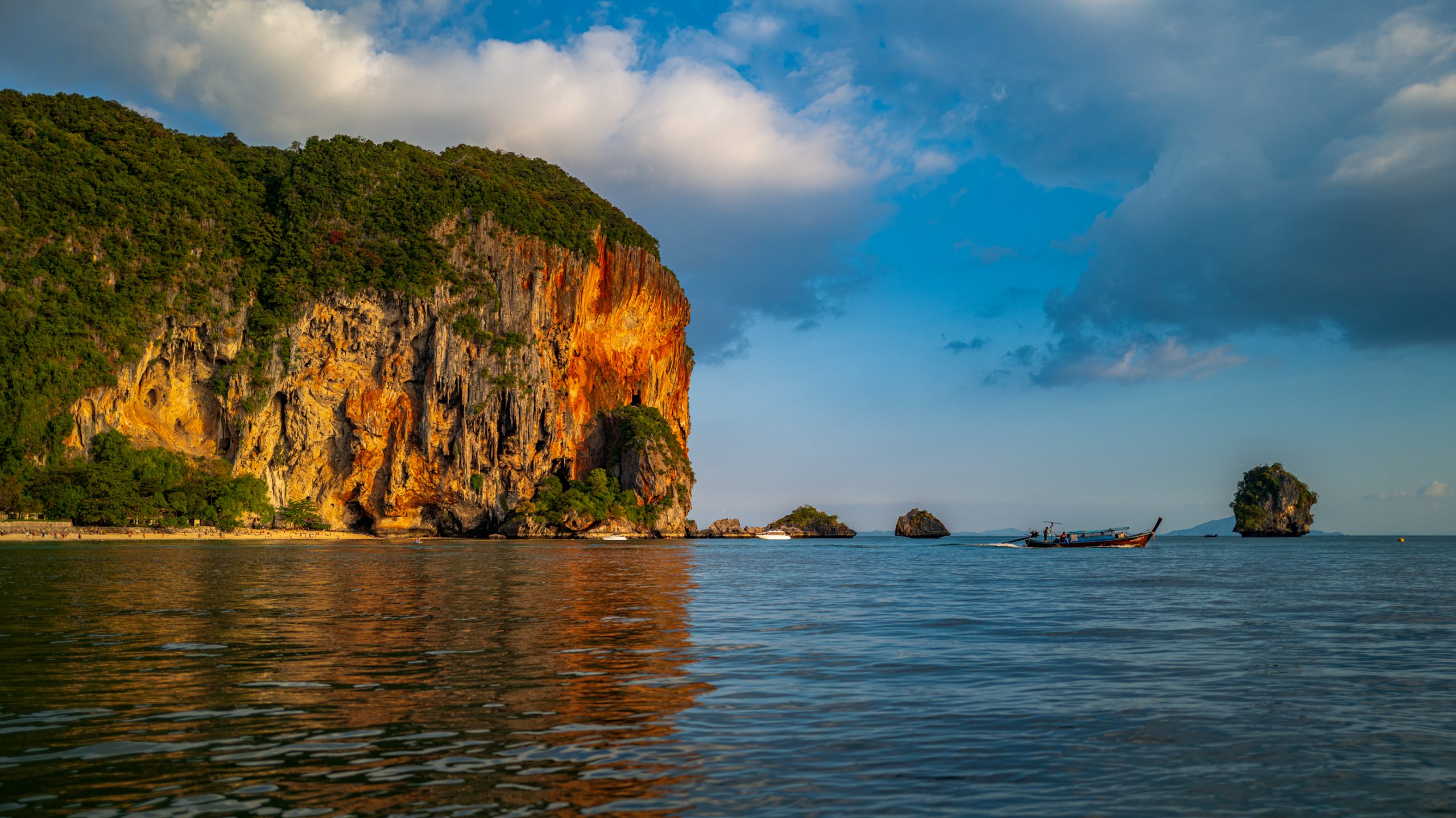Les Falaises karstiques de Railay