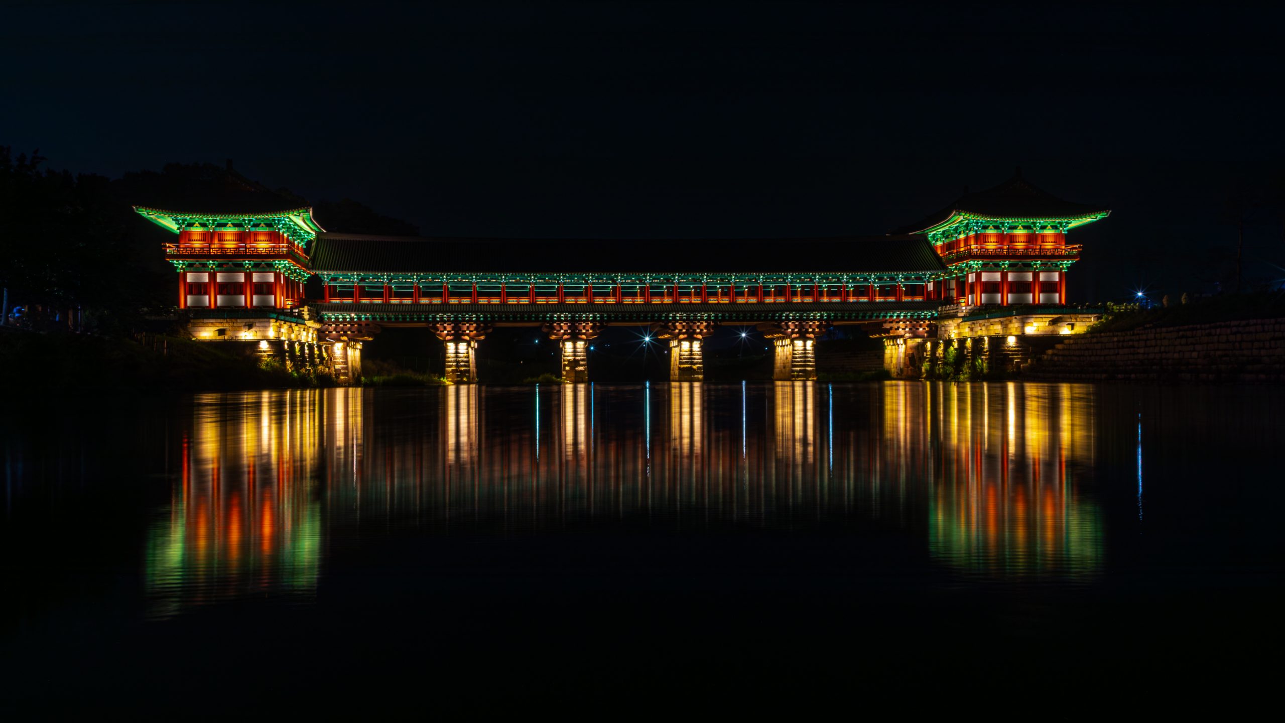 Pont de Woljeonggyo illuminé