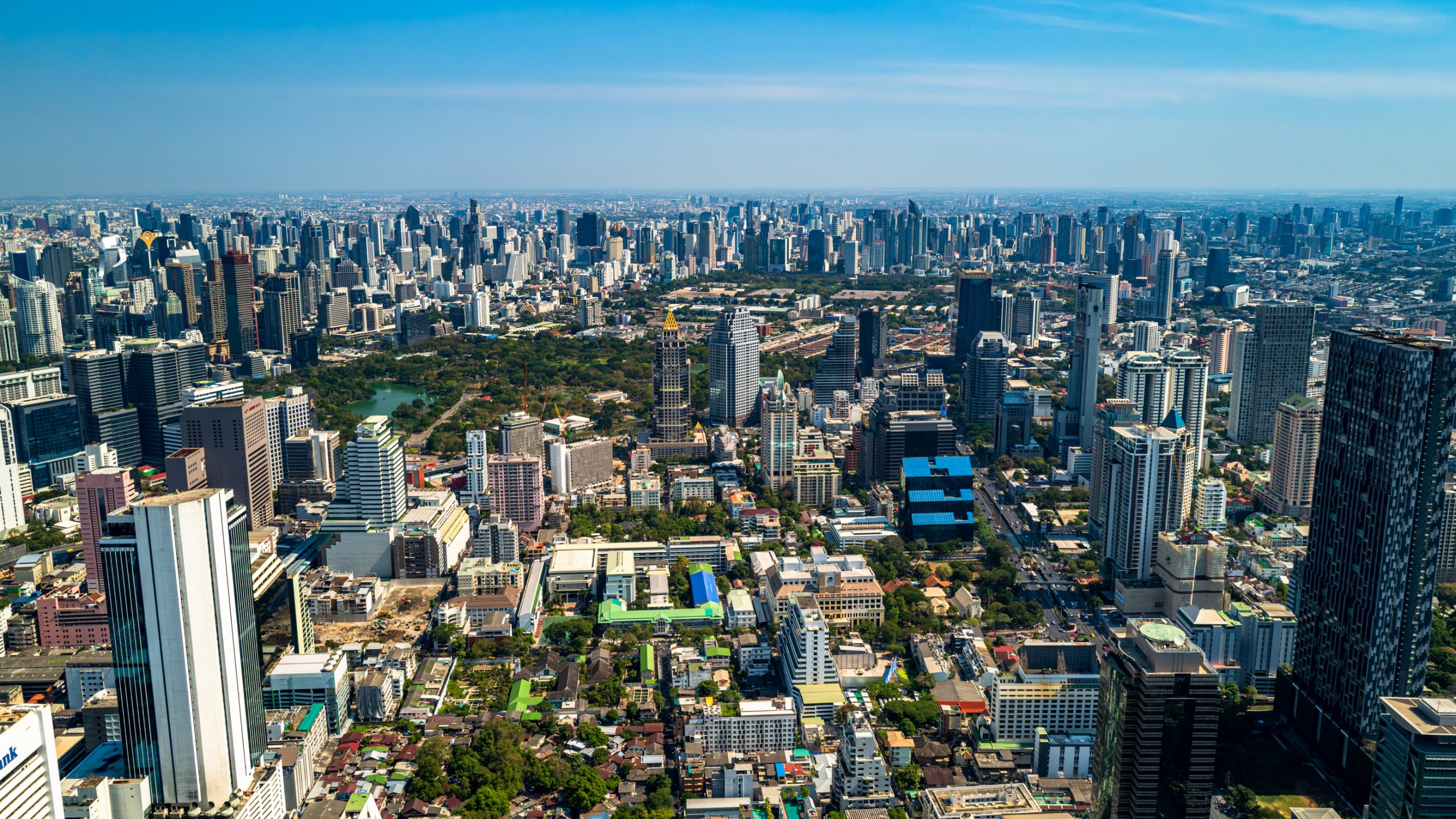 Skyline de Bangkok et parc Lumphini