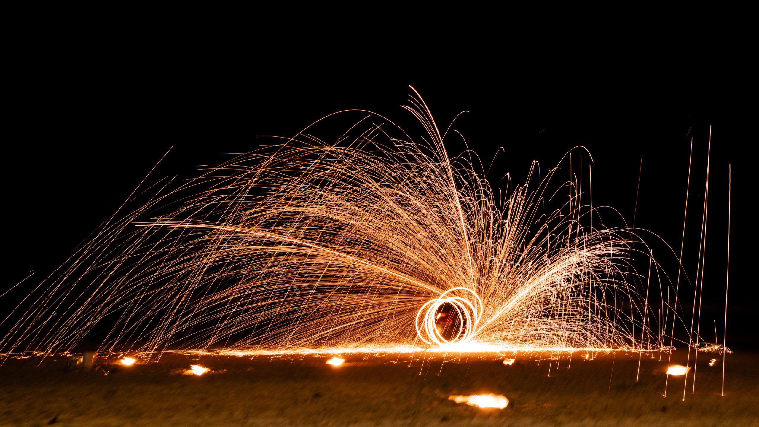 Spirale de laine d'acier enflammée