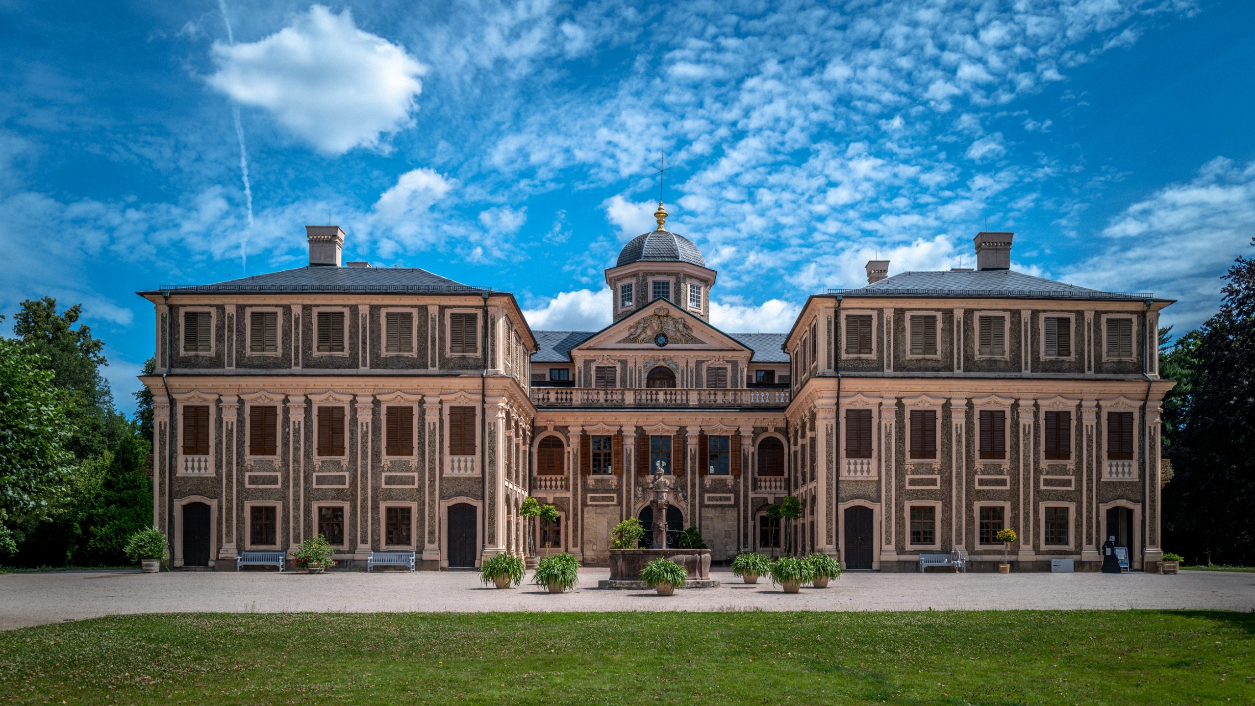 Château Baroque et Fontaine