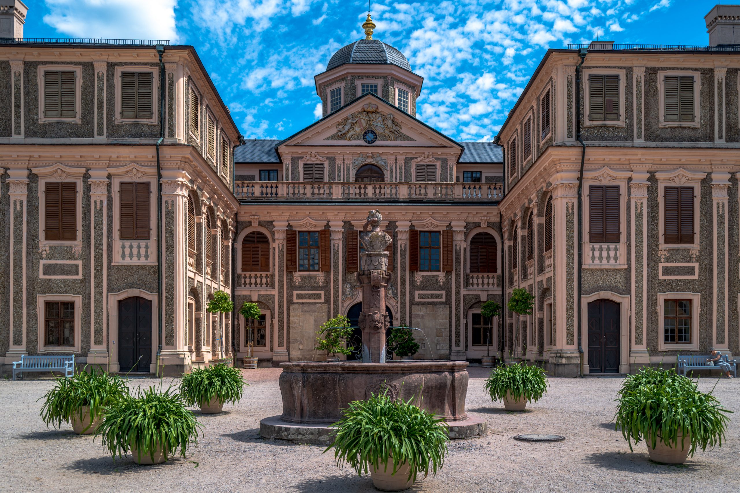 Cour d’honneur du Château Favorite