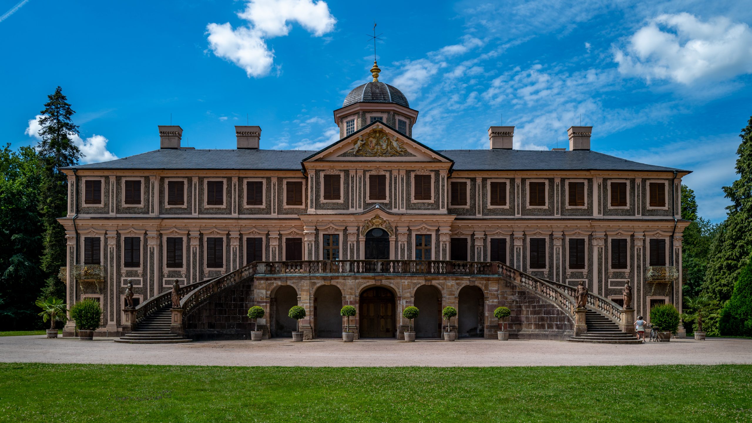 Façade centrale d’un château baroque
